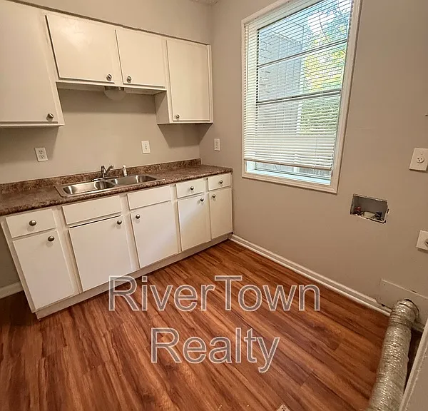 1778 Brown Ave — Photo 7