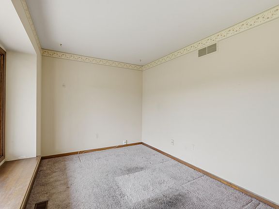 3rd image of 37962 Munger Dr