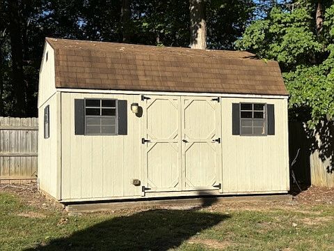 5th image of 233 Holly Ridge Ln