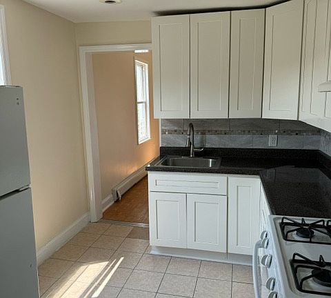 2nd image of 388 Prescott St Floor 3