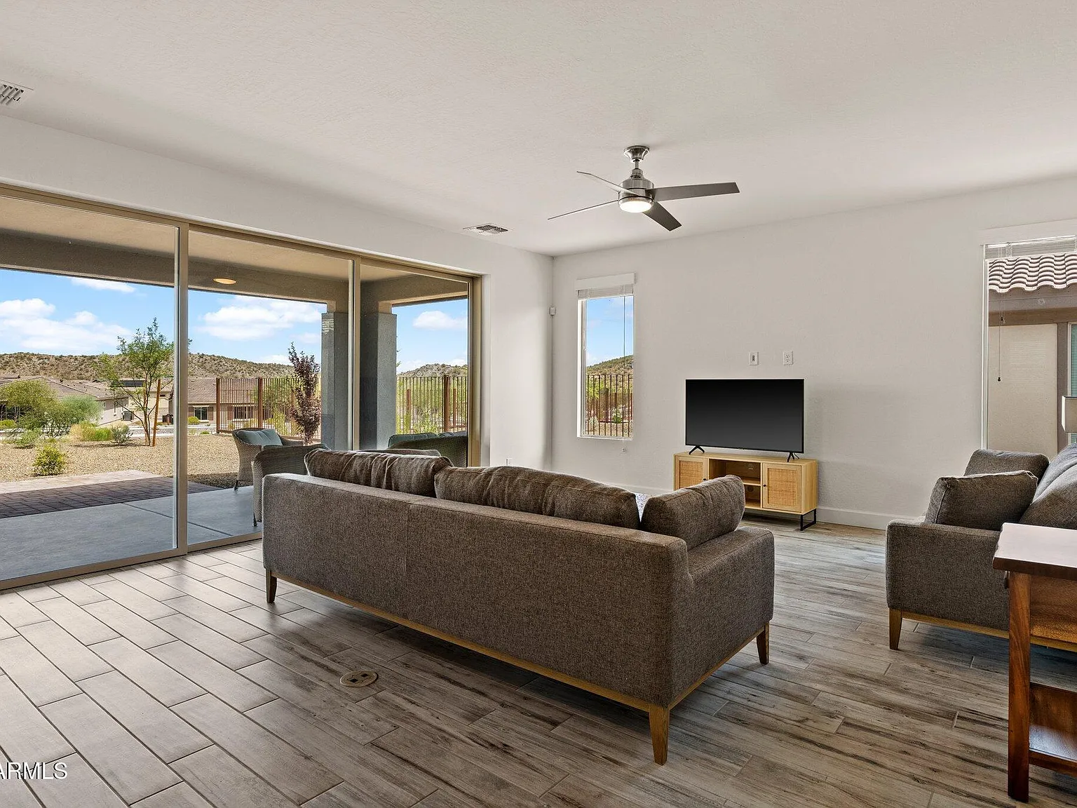 2 bed, 2.0 bath, 2121 sqft, $2,600 — Photo 4