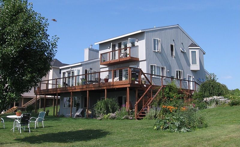 Cauyga Lake Waterfront