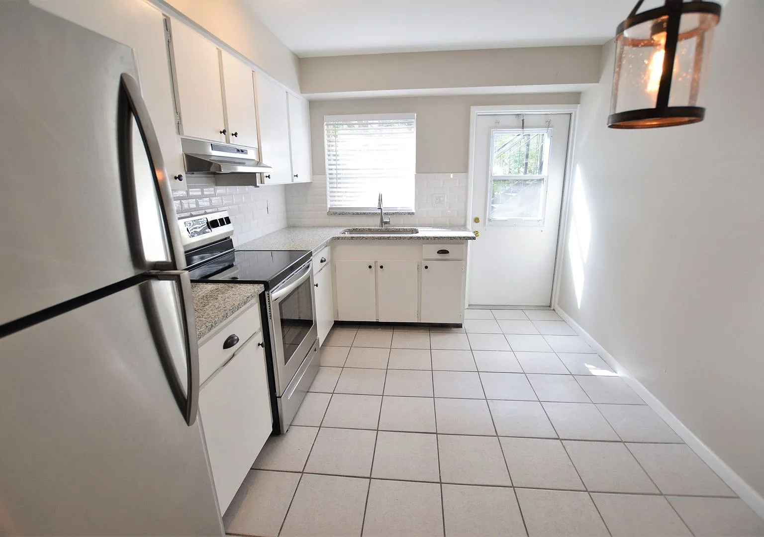Elmwood Apartments — Photo 1