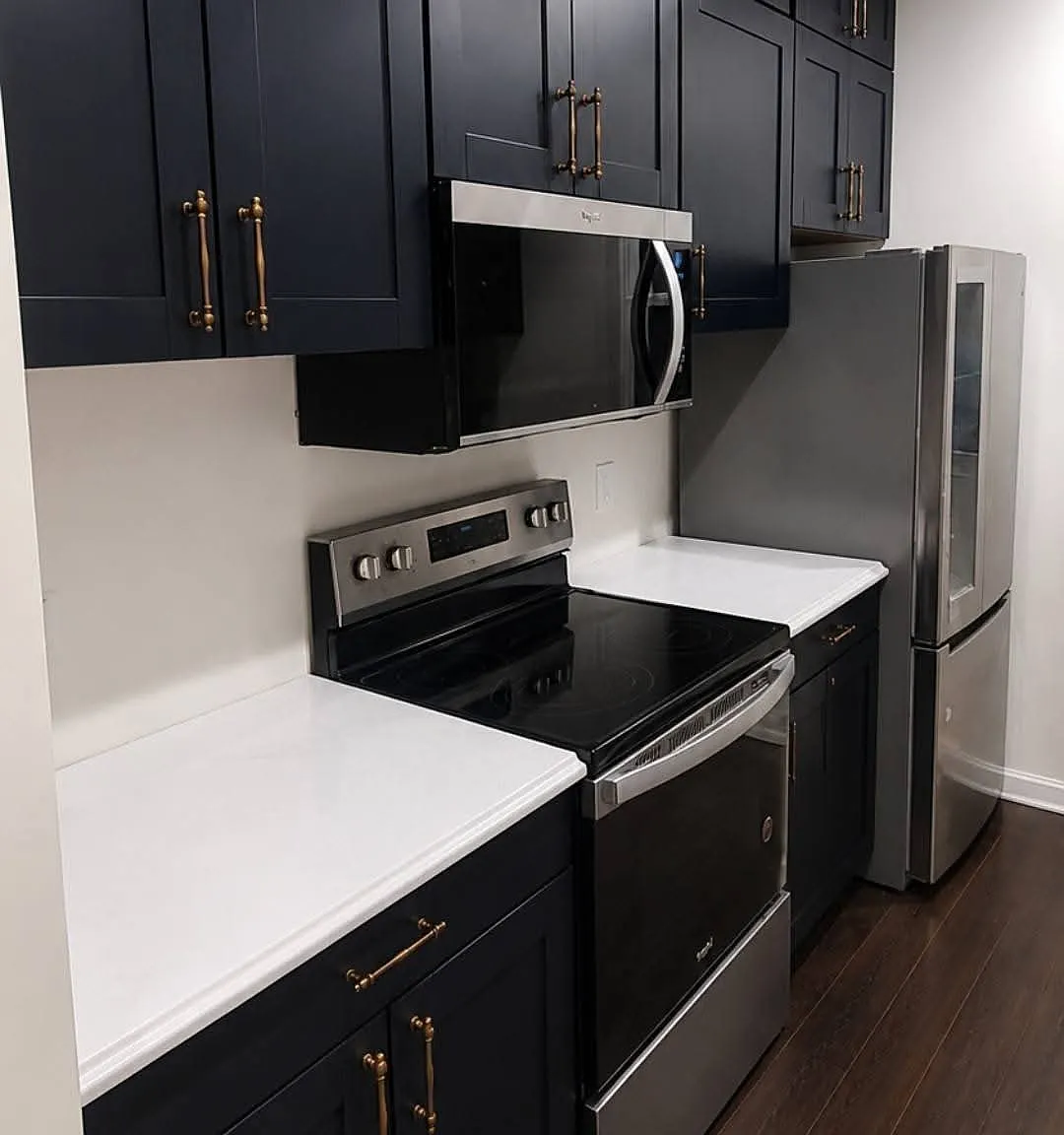 3 bed, 1600 sqft, $3,000 — Photo 2