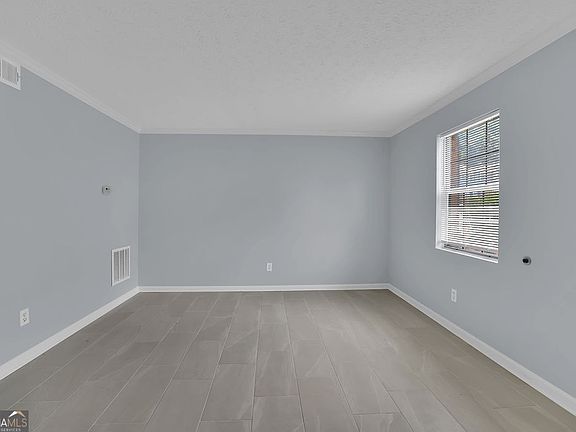 4th image of 1424 Springleaf Cir SE