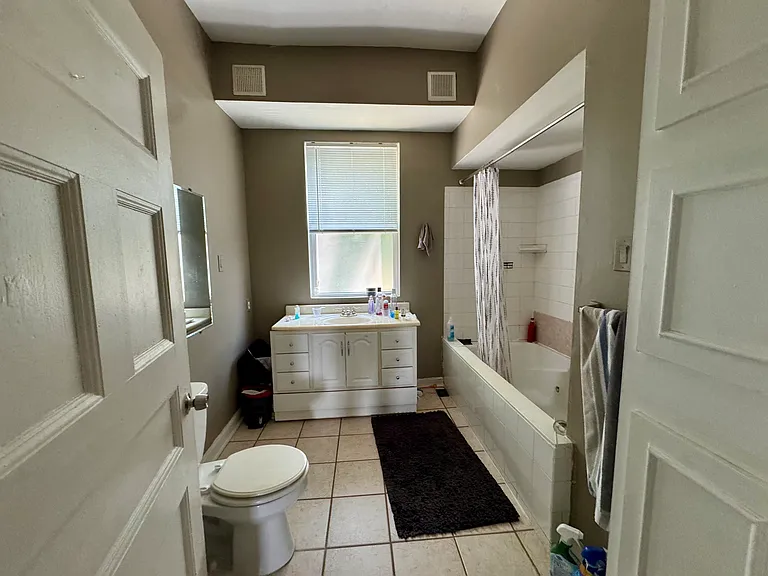 1749 Crafton Blvd #1 — Photo 6