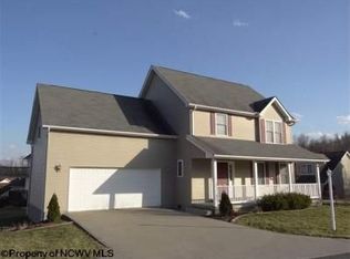2 Monument Ln, Morgantown, WV 26508