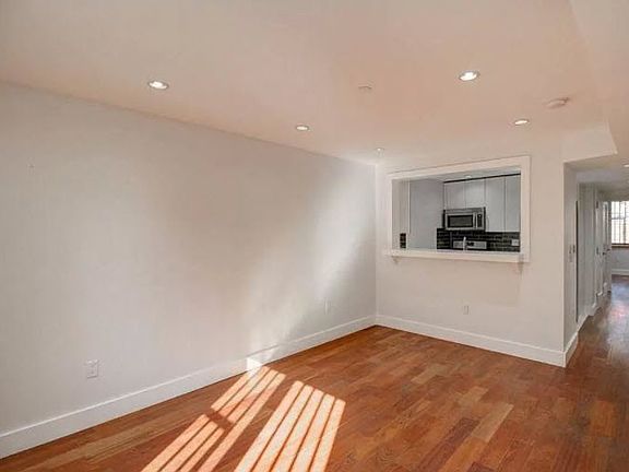 3rd image of 18 Jefferson St APT 3