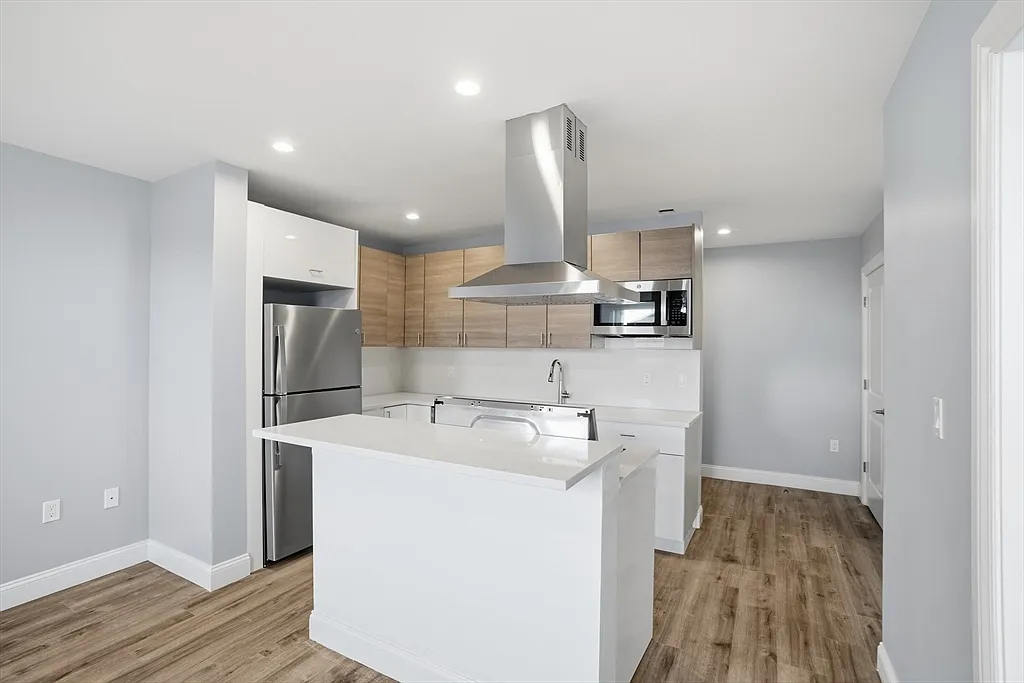 1 bed, 1.0 bath, 558 sqft, $2,875 — Photo 3