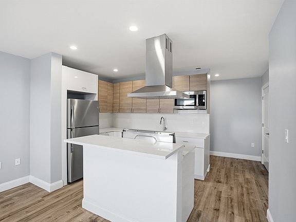 3rd image of 632 Centre St #305