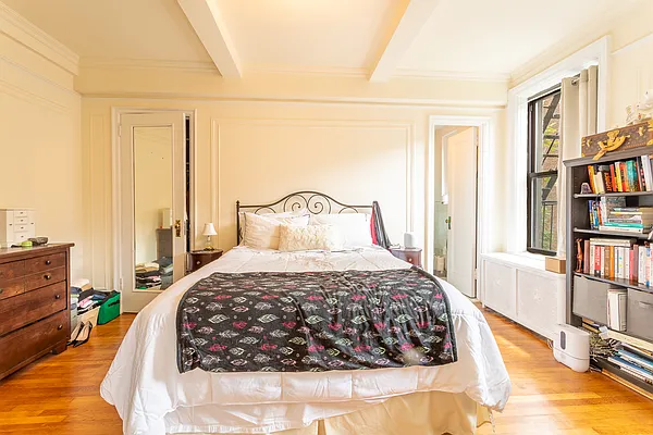 Rented by Bond New York | media 22