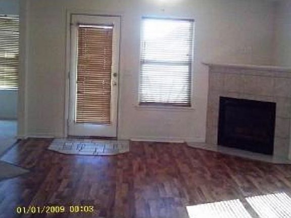 Main living space w fireplac