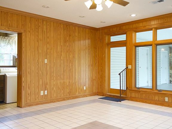 5th image of 427 Hilton Pope Rd