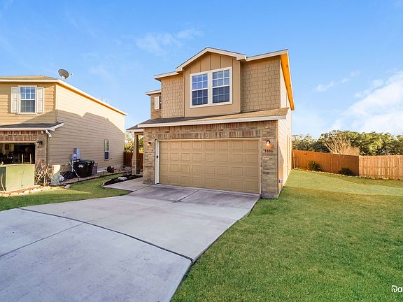 2nd image of 3806 Hickory Arch