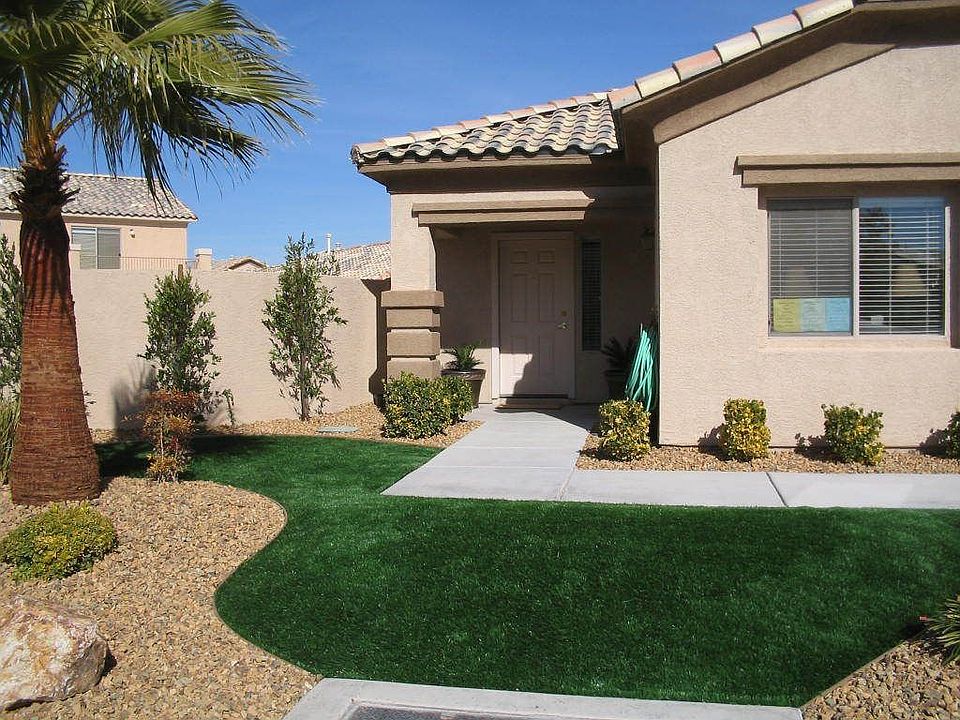 New front 'faux' grass