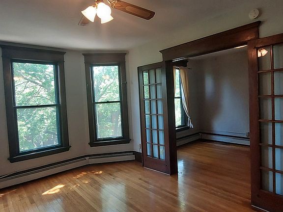 4th image of 301 Dayton Ave APT 10