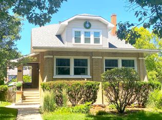 140 N Willow Rd, Elmhurst, IL 60126