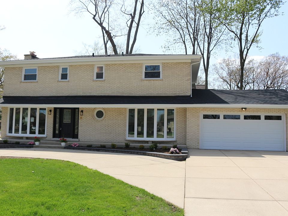 1st image of 303 Dunlay Ct