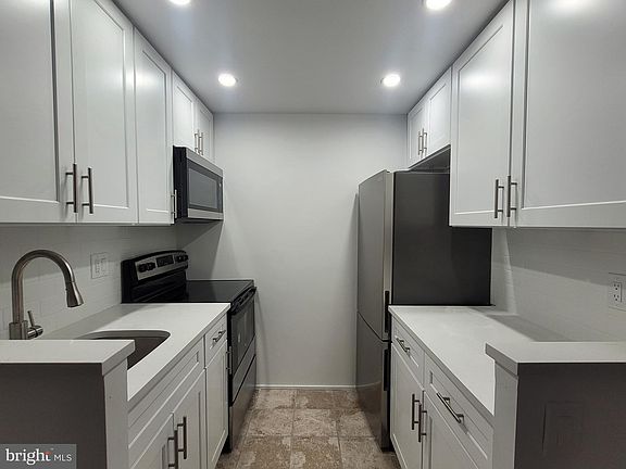 2nd image of 224 W Rittenhouse Sq #30-802