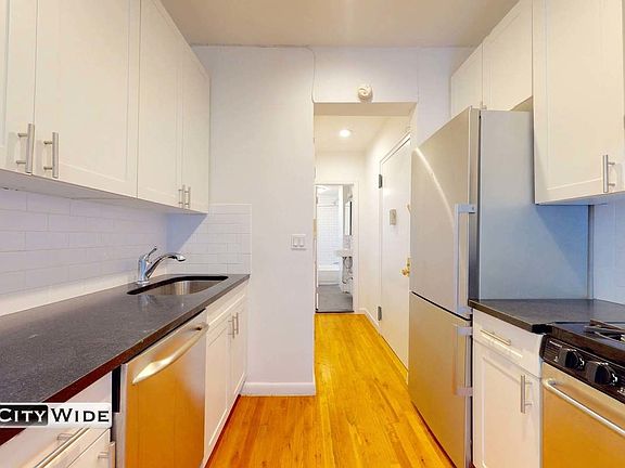4th image of 28 King St APT 18