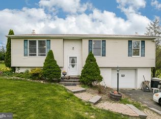 6345 Palm Rd, Zionsville, PA 18092