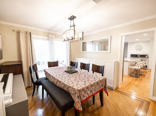 384 Walnut St, Shrewsbury, MA 01545