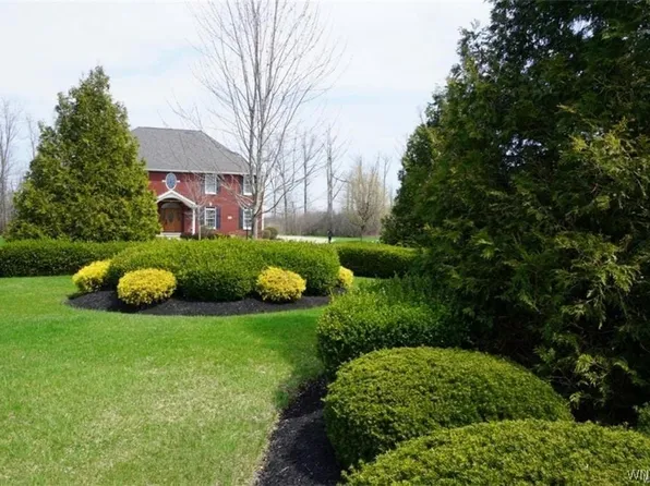 4640 Perry Ct, Lewiston, NY 14092