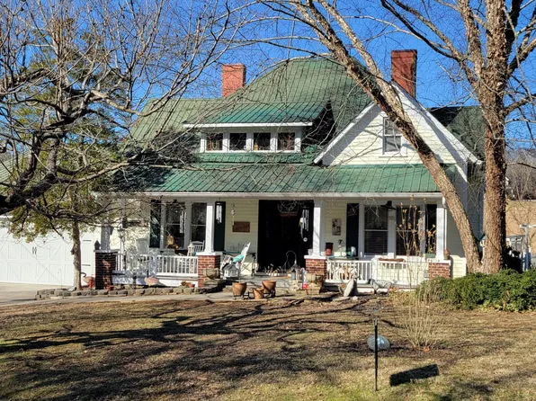 9003 Hill Rd, Knoxville, TN 37938