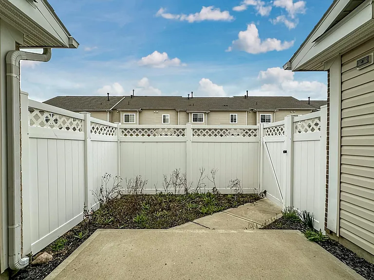 13539 Erlen Dr — Photo 49