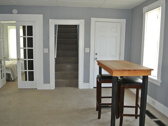 3rd image of 730 Crosby St NW