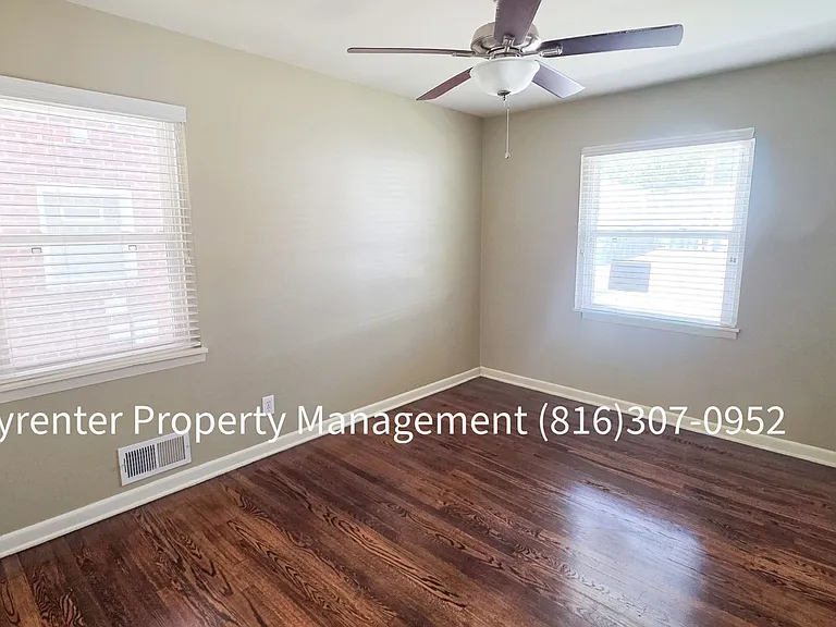 4308 Oak St — Photo 11