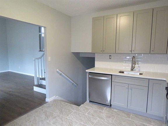 4th image of 35 Ontario St
