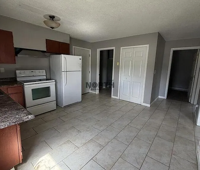 1717 Nokomis St — Photo 2