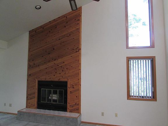 3rd image of 402 Country Club Dr