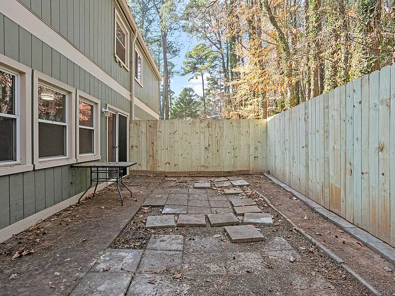 602 Dylan Ct — Photo 26
