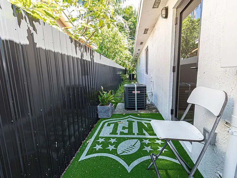 518 NW 94th St — Photo 25
