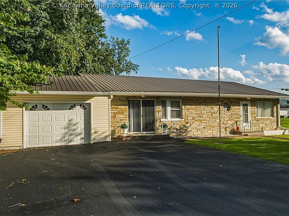 3rd image of 122 Kapok St