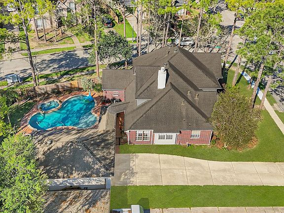 4th image of 4110 Walnut Pond Dr