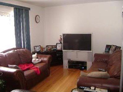 3rd image of 1632 Mandel Ave