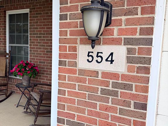 5th image of 554 Woodbury Ct