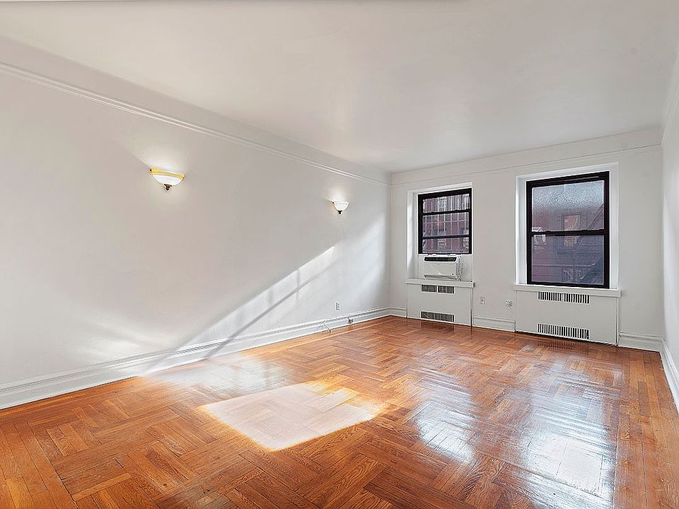 1st image of 209 W 104th St APT 4D