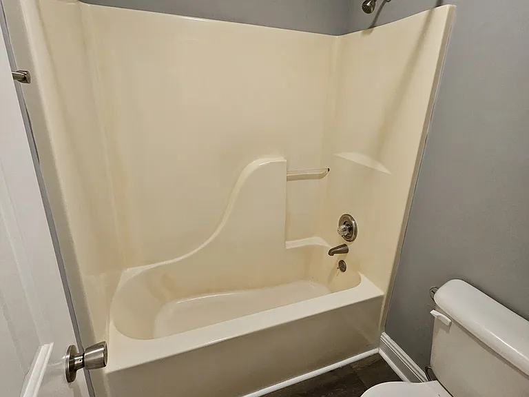 214 N Marion Dr — Photo 26