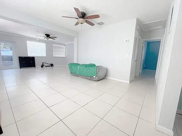 324 SW 22nd St #A — Photo 7