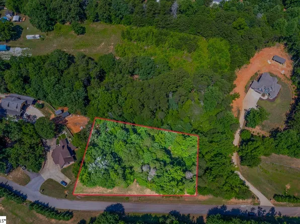 11 Cougar Ln, Greenville, SC 29609