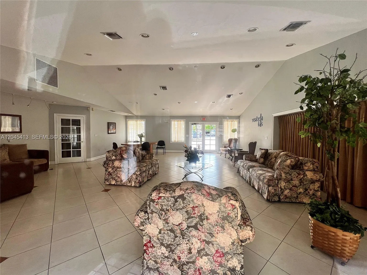 Verabella Falls Condo — Photo 4