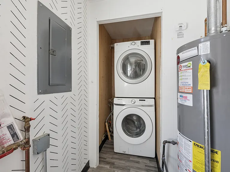 1805 Kelly Ave — Photo 14