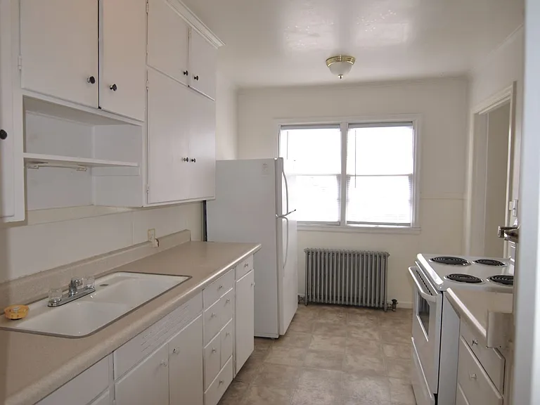 309 Hawthorne St — Photo 4