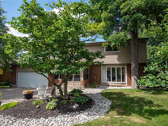 2nd image of 51 Murrayhill Ct