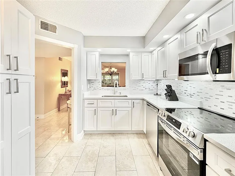 1247 S Martin Luther King Junior Ave #D103 — Photo 2