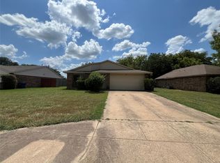134 London Ln, Glenn Heights, TX 75154